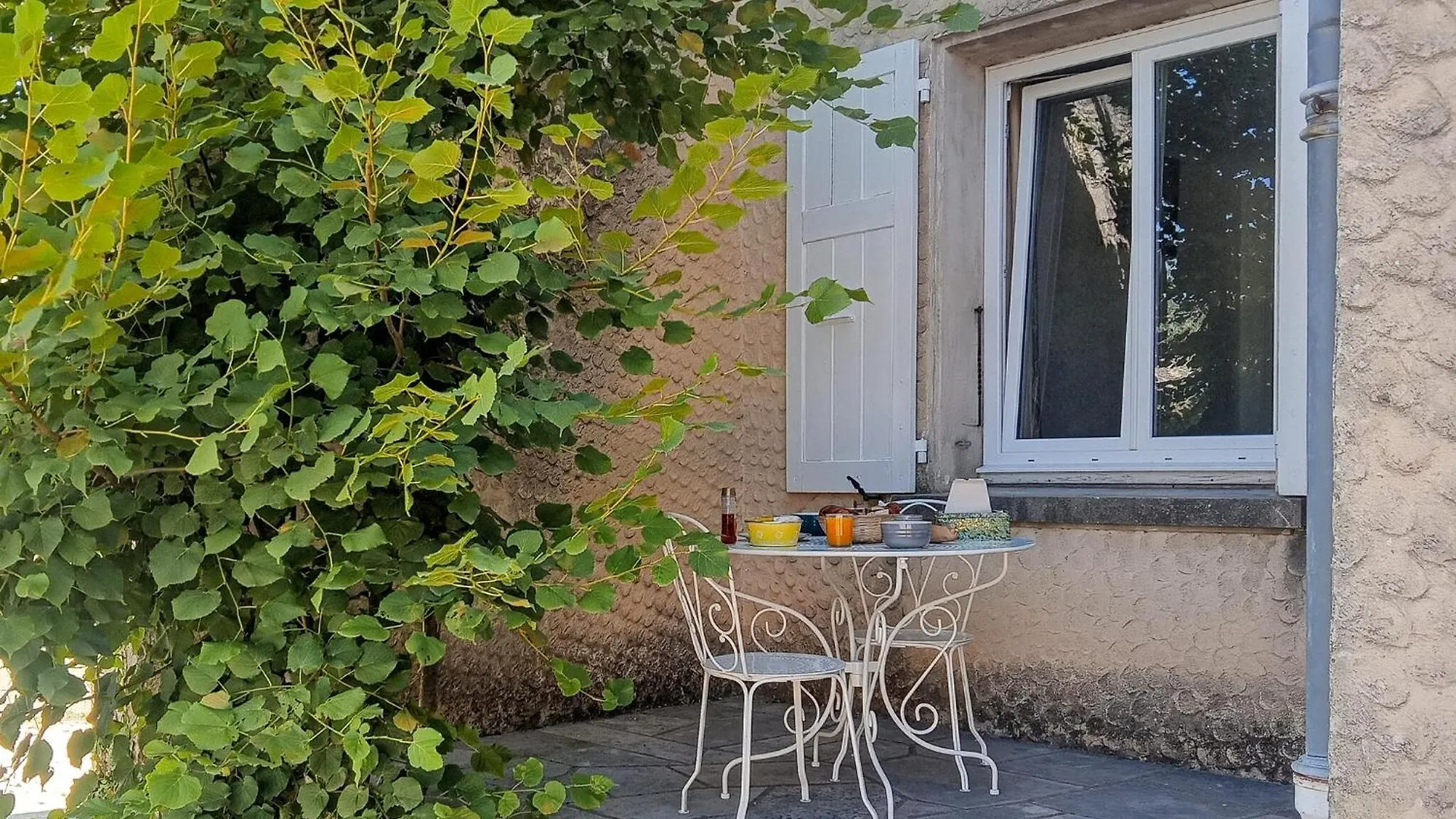 Stunning Home In Chamaret With Kitchen Vakantiehuis